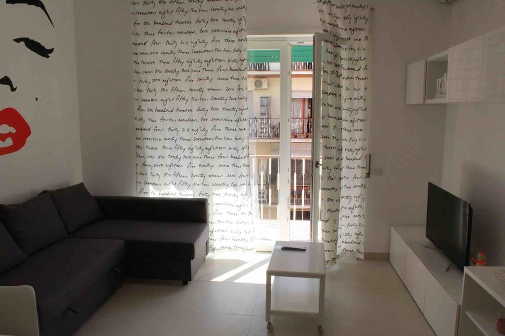 Rohome Apartment *